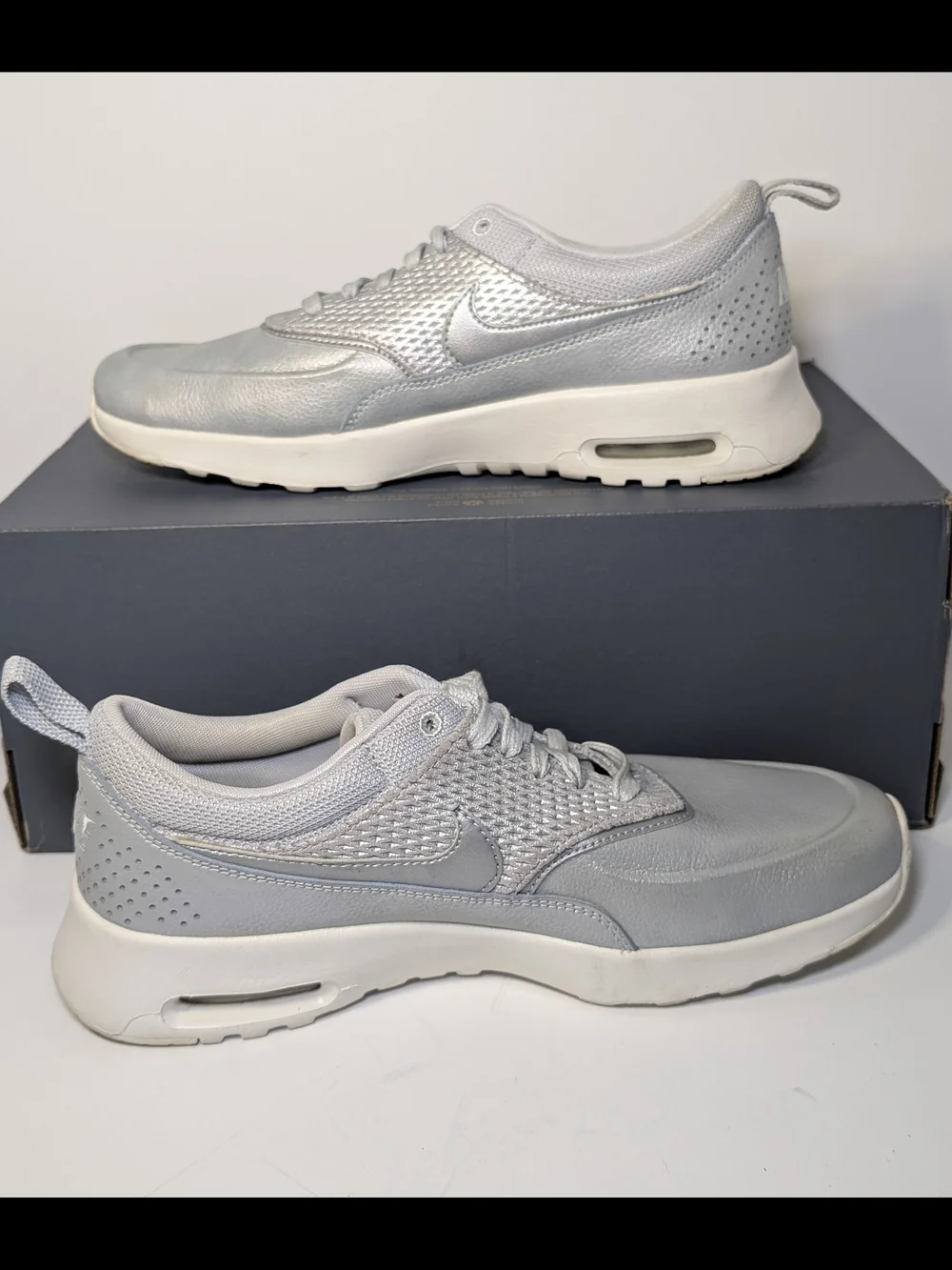 Nike Air Max Thea Premium Metallic Silver Platinum Women’s Size 9 904500-004